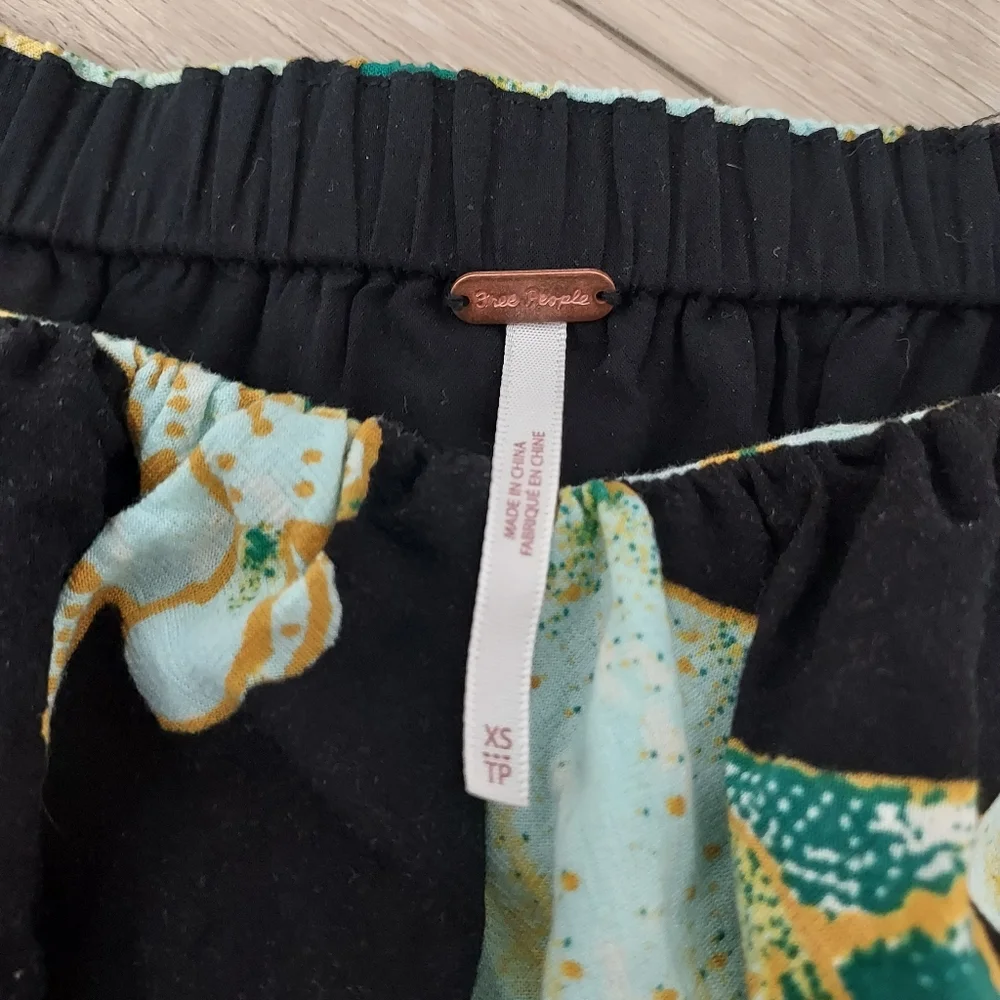 Free People, XS, off the shoulder floral top - Picture 2 of 4